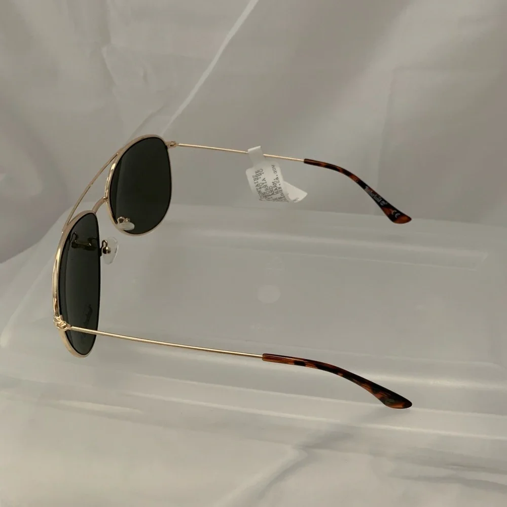 NWT Timberland Gold Framed Aviator Sunglasses